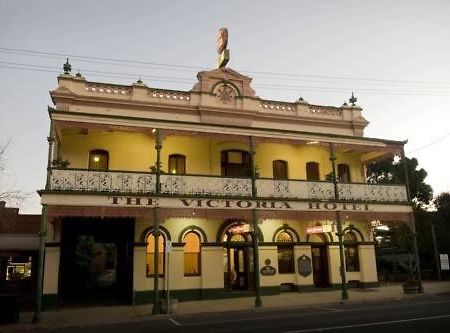 The Victoria Hotel Ръдърглен Екстериор снимка