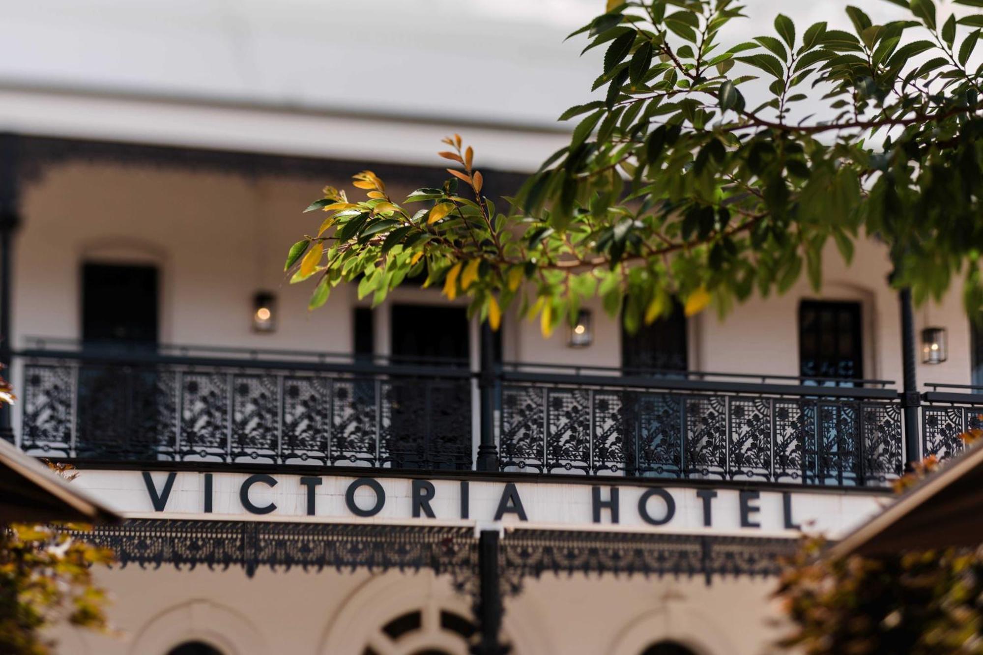 The Victoria Hotel Ръдърглен Екстериор снимка