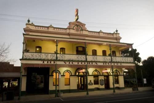The Victoria Hotel Ръдърглен Екстериор снимка